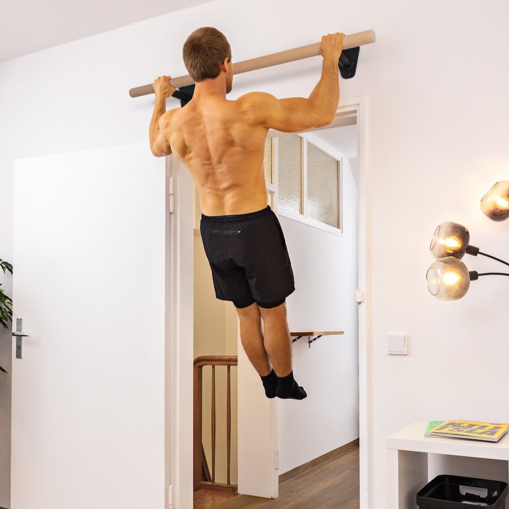 Barre de traction en bois pour montage mural sur cadre de porte