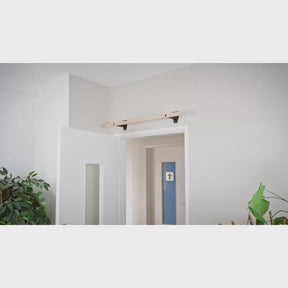 Barre de traction en bois pour montage mural sur cadre de porte
